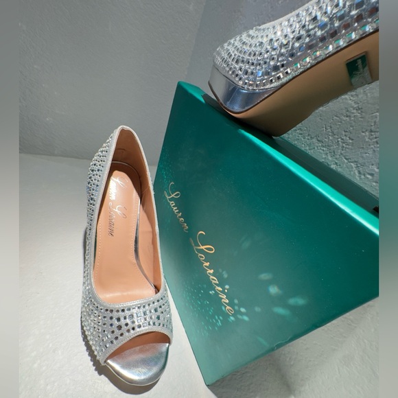 NWT Lauren Lorraine Sparkling Silver Candie Open Toe Platform Heels - Picture 5 of 11